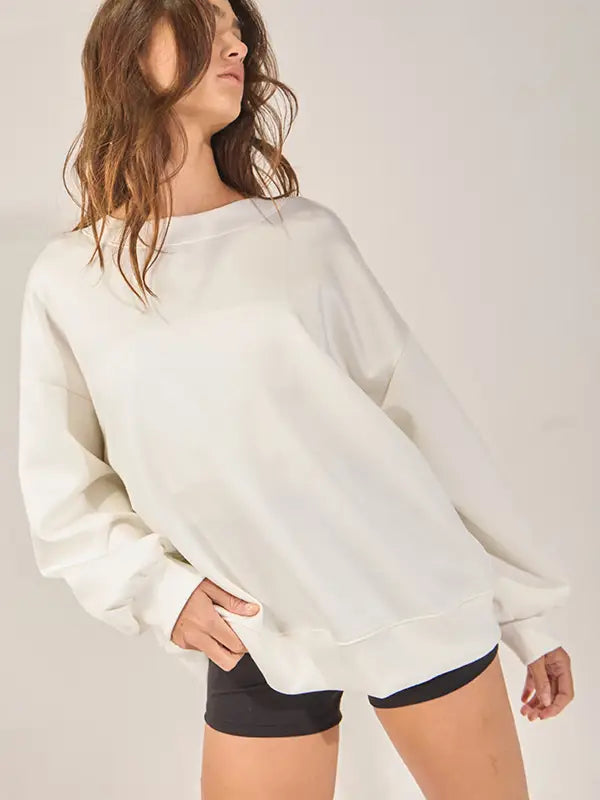 Bow-Back Oversized Sweatshirt - Cozy Black with Statement Bow