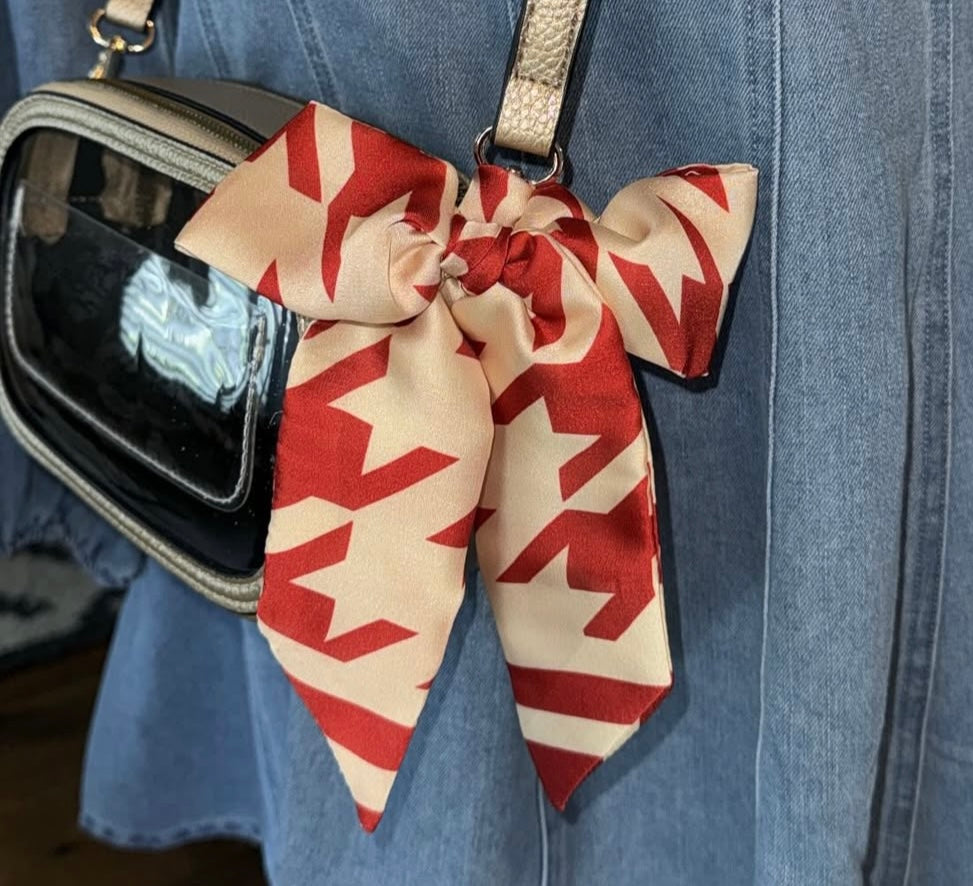 Houndstooth Scarf - Classic Pattern Stadium Accessory